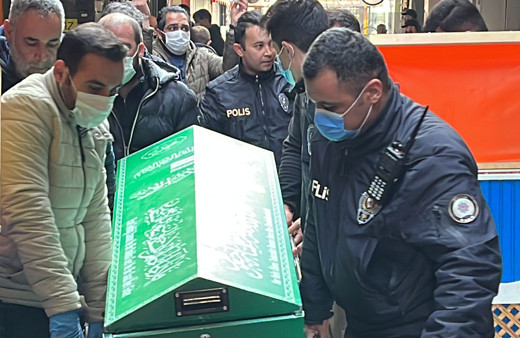 Apartta şüpheli ölüm! Arkadaşları ulaşamayınca...