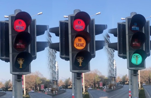 Trabzon'u şampiyonluk heyecanı sardı! Trafik lambaları 'O Sene, Bu Sene' diyor