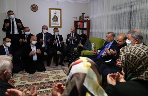 Cumhurbaşkanı Erdoğan, şehit Hayrettin Eren'in ailesini ziyaret etti