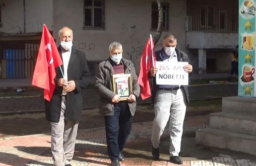 Evlat nöbetinde aile sayısı 265 oldu: Kardeşimi HDP’liler kandırıp zorla dağa götürdüler