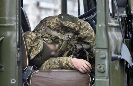 Ukrayna kamuflajı altından Rus askeri çıktı! Böyle öldürüldüler görüntüler dehşete düşürdü