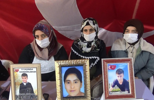 Evlat nöbeti 908. gününde! Acılı anne seslendi: Kızımı kandırıp PKK'ya verdiler