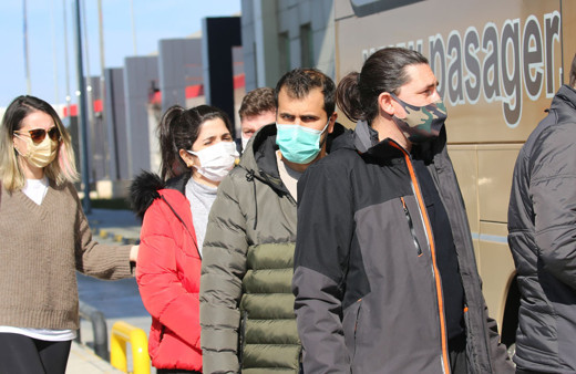 Ukrayna’dan tahliye edilen ilk kafile Türkiye'de! "Büyük savaş var"