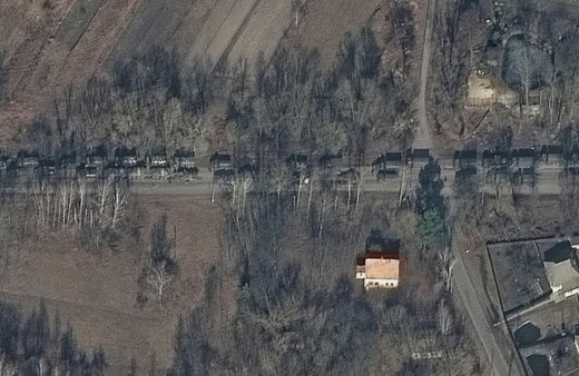 Ukrayna'nın başkenti Kiev'e ilerleyen 5 km'lik Rusya ordu konvoyu şok etti