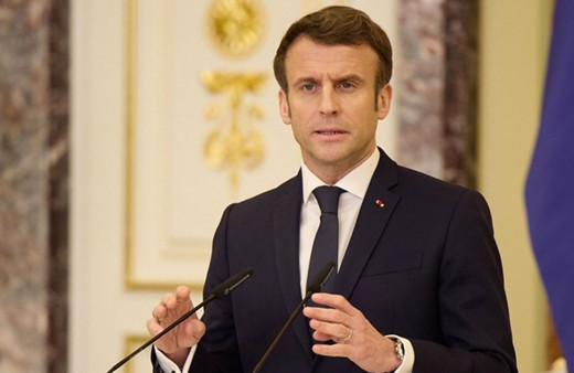 Macron, Lukaşenko'dan Rus birliklerin Belarus'tan ayrılmasını istedi