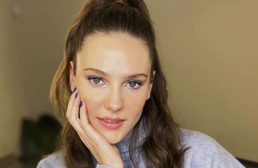 Maraşlı dizisinin 'Mahur'u Alina Boz ve Rus annesinden dikkat çeken Ukrayna savaşı paylaşımı