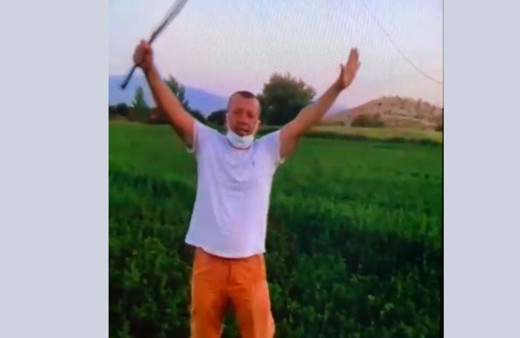 Hepsi bir insan boyunda! Tarlada gören gözlerine inanamadı