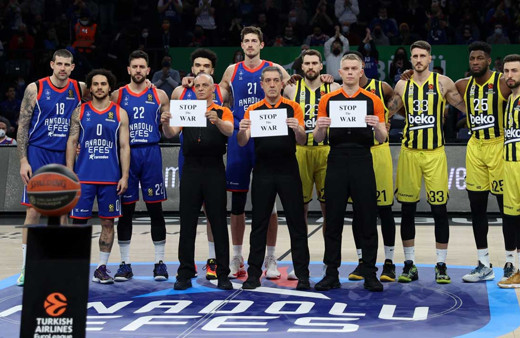 Anadolu Efes Fenerbahçe Beko maçında 'savaşa hayır' mesajı