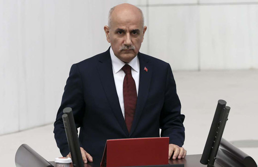 Tarım ve Orman Bakanı Vahit Kirişçi: Elektronik aletler bizi doyurmuyor