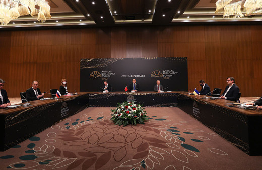 Antalya zirvesi sonrası Dışişleri Bakanı Çavuşoğlu'ndan açıklama! Gayet medeni bir toplantı oldu