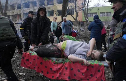 İkiyüzlü Putin! Gece doğum ve çocuk hastanesini vurdu sabah o çocukları evlat edineceğini açıkladı