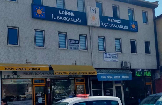 İYİ Partide yumruk yumruğa kavga! İlçe başkanı ve sekreter hastaneye kaldırıldı