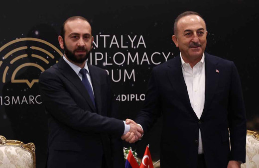 Dışişleri Bakanı Mevlüt Çavuşoğlu ile Mirzoyan ile buluştu 13 yıl sonra Ermenistan ile ilk görüşme