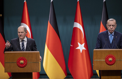 Almanya'nın Türkiye'ye ambargosu soruldu! Olaf Scholz cevap veremedi