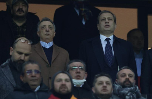 Galatasaray derbisinde Beşiktaş Başkanı Ahmet Nur Çebi stadı terk etti