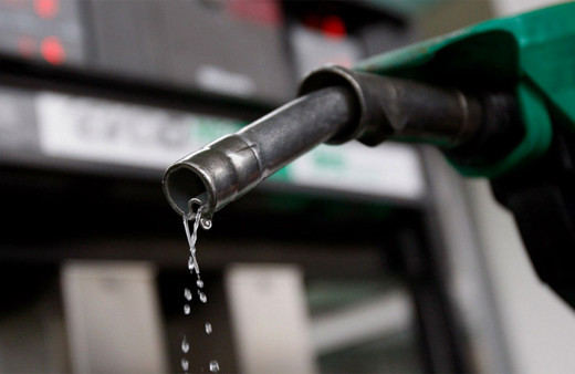 Motorin ve benzine 16 Mart 2022'de indirim var petrol 101 dolar en az 5 lira daha indirim olmalı