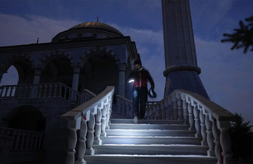 Kuşatma altında Kanuni Camisi'nde 152 Türk elektriksiz, susuz 10 gündür kurtarılmayı bekliyor