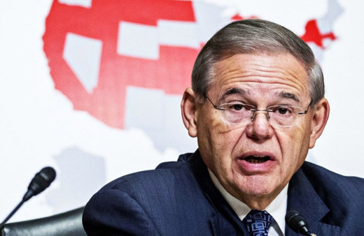 Türkiye karşıtı ABD'li Senatör Bob Menendez'den küstah sözler: Kıbrıs işgal altında
