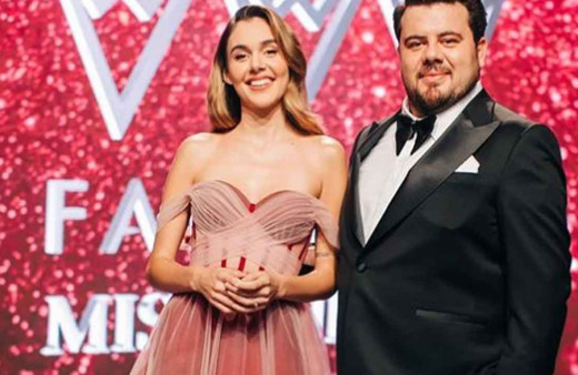 Berfu Yenenler'den 'komik değilsiniz' diyen Demet Akalın'a kapak 'Beyinsiz' göndermesi