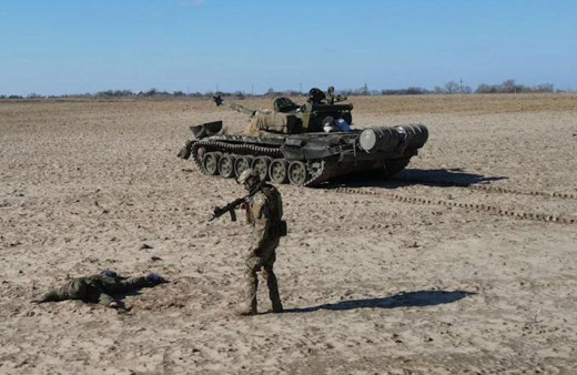 Böylesi ilk kez oluyor! Ukrayna 'tankını getirene 10 bin dolar ödül koydu! Rus asker tankını getirip teslim etti