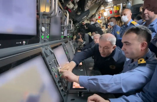 Milli torpido AKYA'nın ilk atışını Bakan Akar yaptı AKYA ilk defa gerçek hedefi vurdu