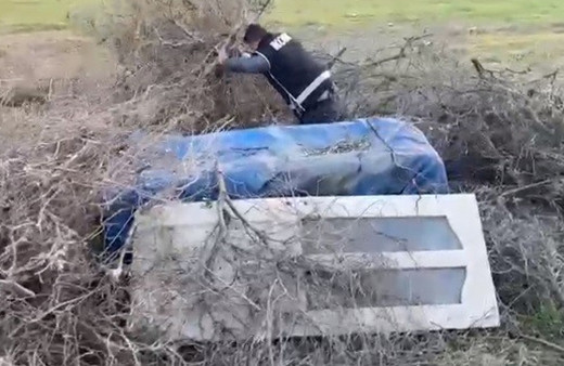 İzmir'de çalı çırpının altından öyle bir şey çıktı ki gören şaştı kaldı! Ekipler harekete geçti