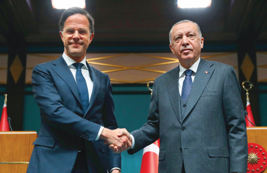 Hollanda basını Erdoğan'a övgüler yağdırdı! Arabuluculuk rolü ona çok yakışıyor: Mülteci detayı...