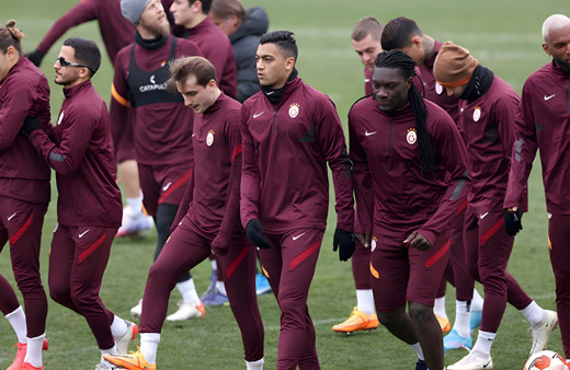 Galatasaray'da büyük operasyon! 8 isimle yollar ayrılıyor