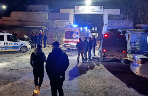 Cezaevinde isyan: Bölgeye çok sayıda ekip gönderildi
