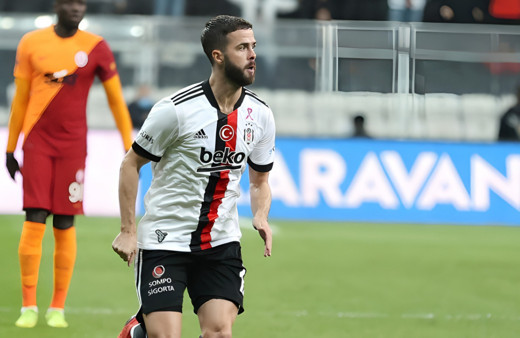 Galatasaray'da flaş iddia! Beşiktaş'ın yıldızı Pjanic için devreye girildi