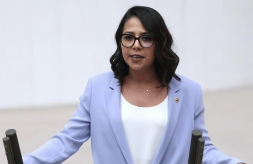 Sera Kadıgil kimdir aslen nereli hangi partiden? Sera Kadıgil eşi kimdir?