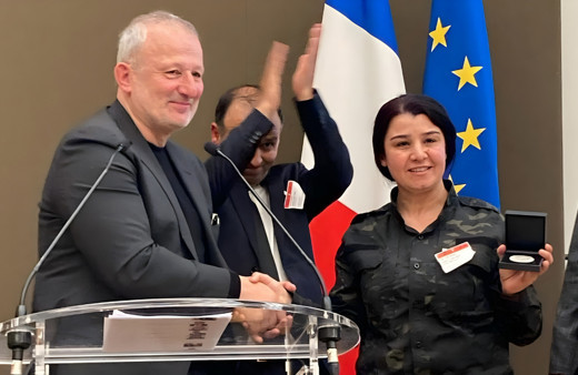 Fransa'dan Türkiye karşıtı skandal hamle! Terör örgütü PKK'nın sözde komutanlarına madalya verildi