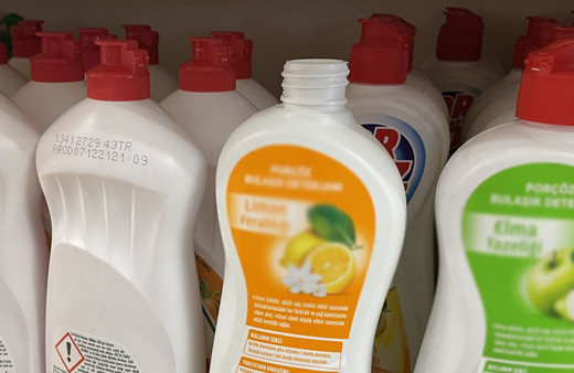 Haftada iki defa böyle oluyor! Market çalışanları anlam veremiyor