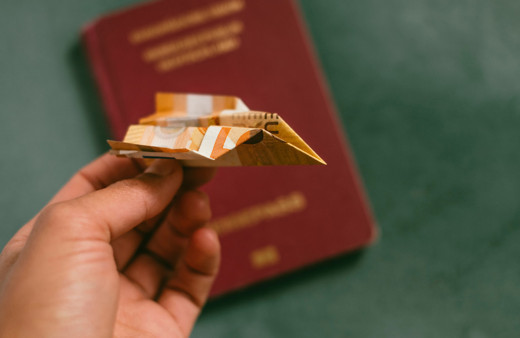 Avrupa Birliği bazı Ruslara ve Belaruslulara verilen altın pasaportların peşine düştü