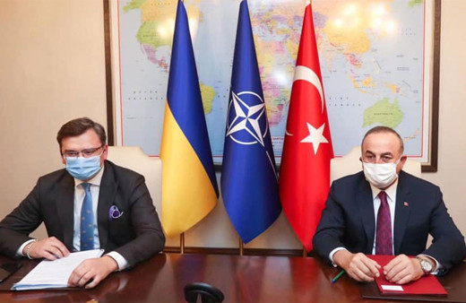 Türkiye zirvesi öncesi Çavuşoğlu ile Ukrayna Dışişleri Bakanı Kuleba görüştü