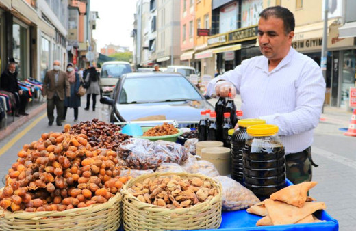 Adana'da Ahmet Davutoğlu'na 'hainsin' diyen esnaf konuştu