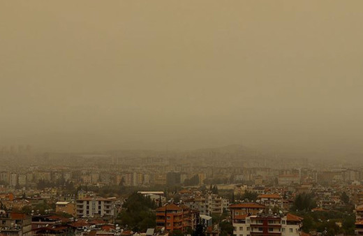 Meteoroloji uyardı: Suriye ve Irak'tan toz yağacak! Kuvvetli yağış ve fırtına geliyor