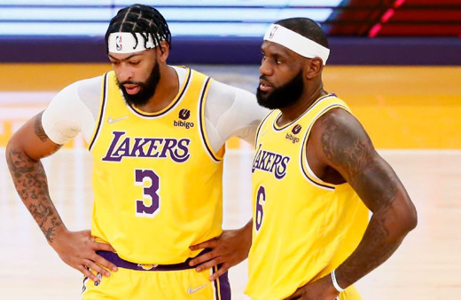 Yıldızlarla dolu Los Angeles Lakers darbe üstüne darbe yiyor 7 maç kala 11. sıraya düştü