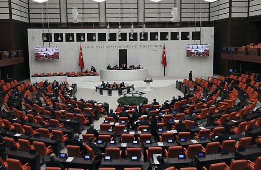 Kanun teklifi Adalet Komisyonu'nda kabul edildi! Kadına ve sağlık çalışanlarına şiddete cezalar artıyor