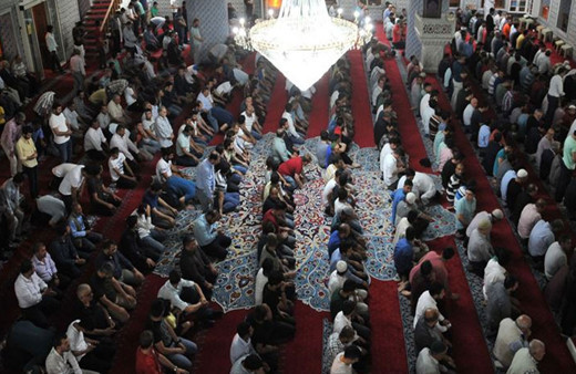 Ramazan'a sayılı günler kaldı! İstanbul Müftüsü'nden teravihte "hız limiti" uyarısı