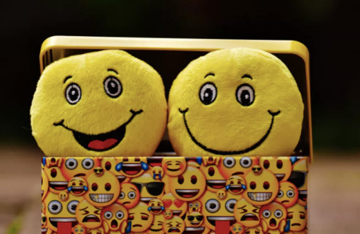 1 Nisan şakaları 2022 arkadaşa sınıfta nasıl şaka yapılır yumurta şakası fena