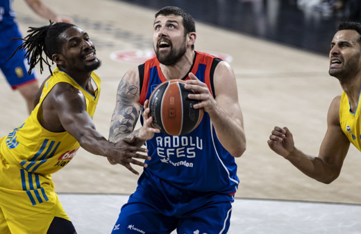 ALBA Berlin'i deviren Anadolu Efes play-off'a kalmayı garantiledi
