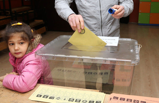 AK Parti oylarında 3 puanlık artış Metropoll son seçim anketini açıkladı