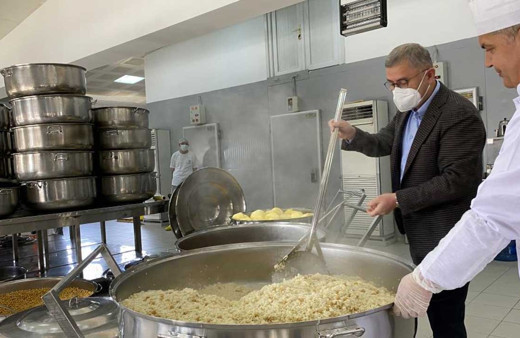 Üsküdar Belediyesi 30 bin kişiye yemek hazırlıyor