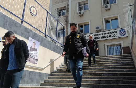 İstanbul'de 14 evi soyan hırsızlar yakalandı 16 yaşında 29 kaydı çıktı!