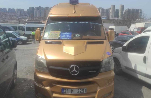 Hız yapma' diye kendisini uyaran yolcuları araçtan indiren minibüs şoförünün cezası kesildi