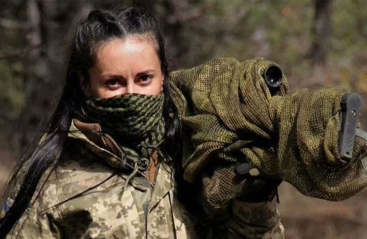 Ukrayna'nın 'Ölüm Leydisi'! 'Kömür' kod adlı kadın keskin nişancı Rus askerlerinin belası oldu