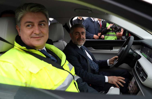 Yerli otomobil TOGG'u Nureddin Nebati ve Mustafa Varank test etti işte yorumları