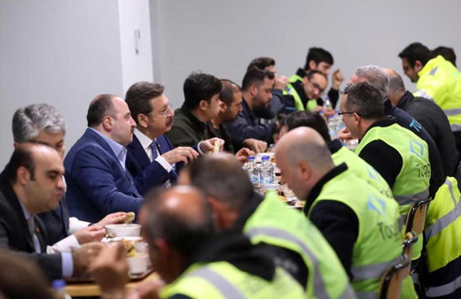 Bakan MustafaVarank, TOGG Gemlik Tesisleri’nde iftar açtı