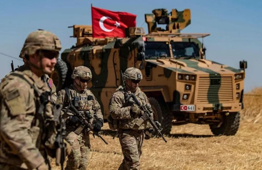 Osmanlı tarihi uzmanı Yunan profesör: Türkiye artık büyük güç